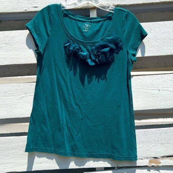 Flower Detail LOFT Tee - Picture 1 of 8